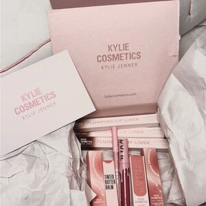 Kylie Cosmetics Boundle